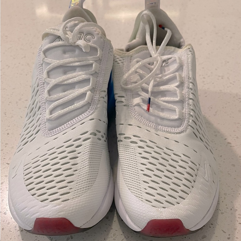 Air 270 Nike gym shoes